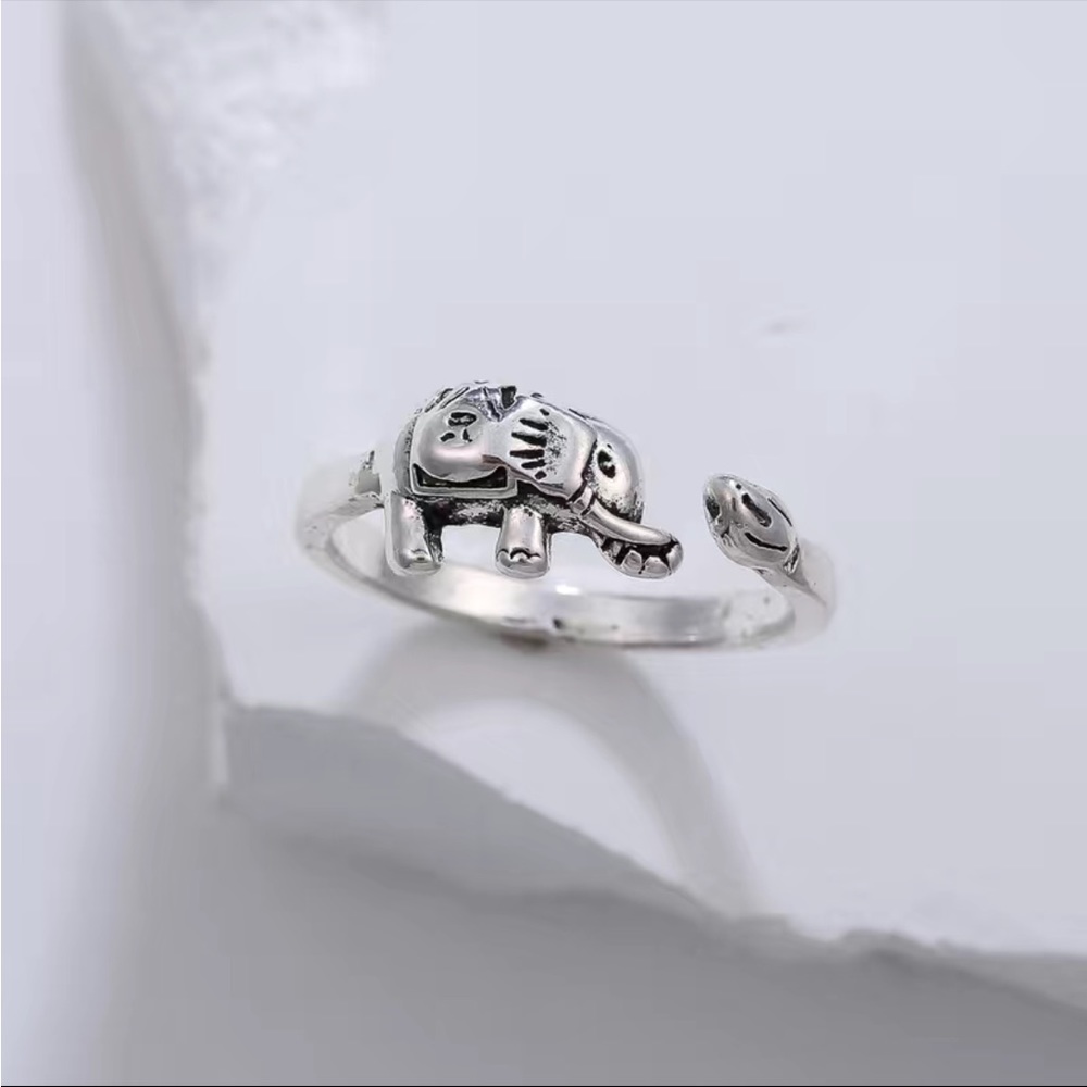 BRAND NEW 🐘Vintage-Inspired Elephant Open Punk Ring - a Fun Twist